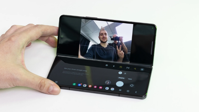 Camera nâng cấp vượt trội của Galaxy Z Fold 5