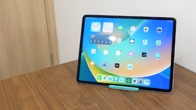 iPad Pro 2022 M2 12.9 inch 256GB (Wifi) bộ nhớ rộng lớn