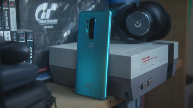 OnePlus 8 Pro mới lạ