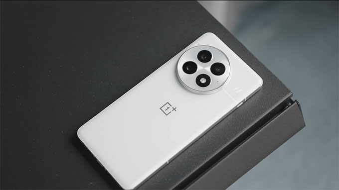 OnePlus 13 với kích thước  162,9 x 76,5 x 8,5 mm