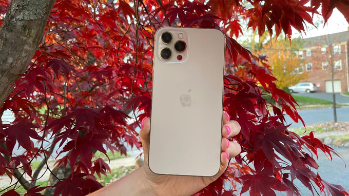 iPhone 12 Pro Max trang bị camera chuyên nghiệp