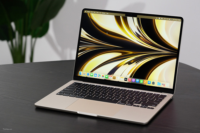 MacBook Air M2 sở hữu màn hình sắc nét